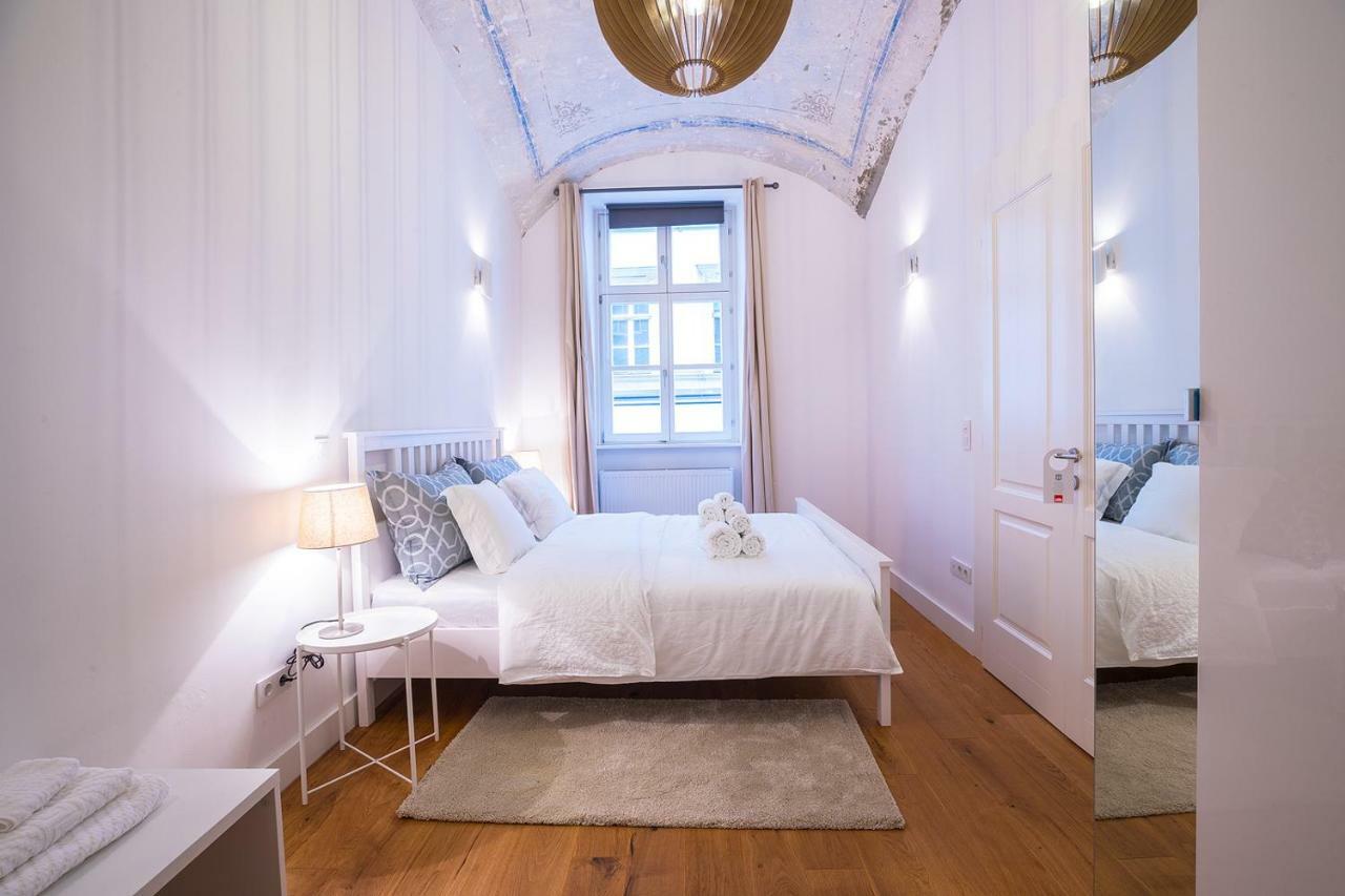 Deluxe Apartment Talia Zagreb Buitenkant foto